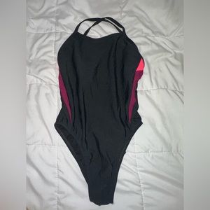 Jolyn Remy tie-back, 28